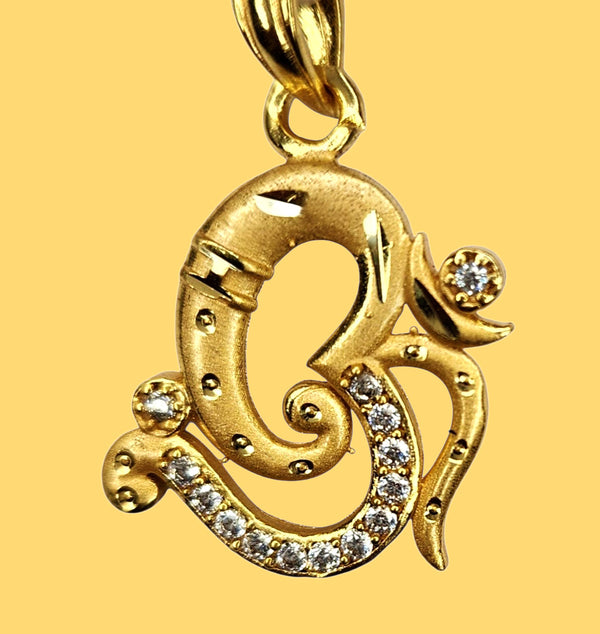18k Gold Plated Om Pendant – Divine & Stylish